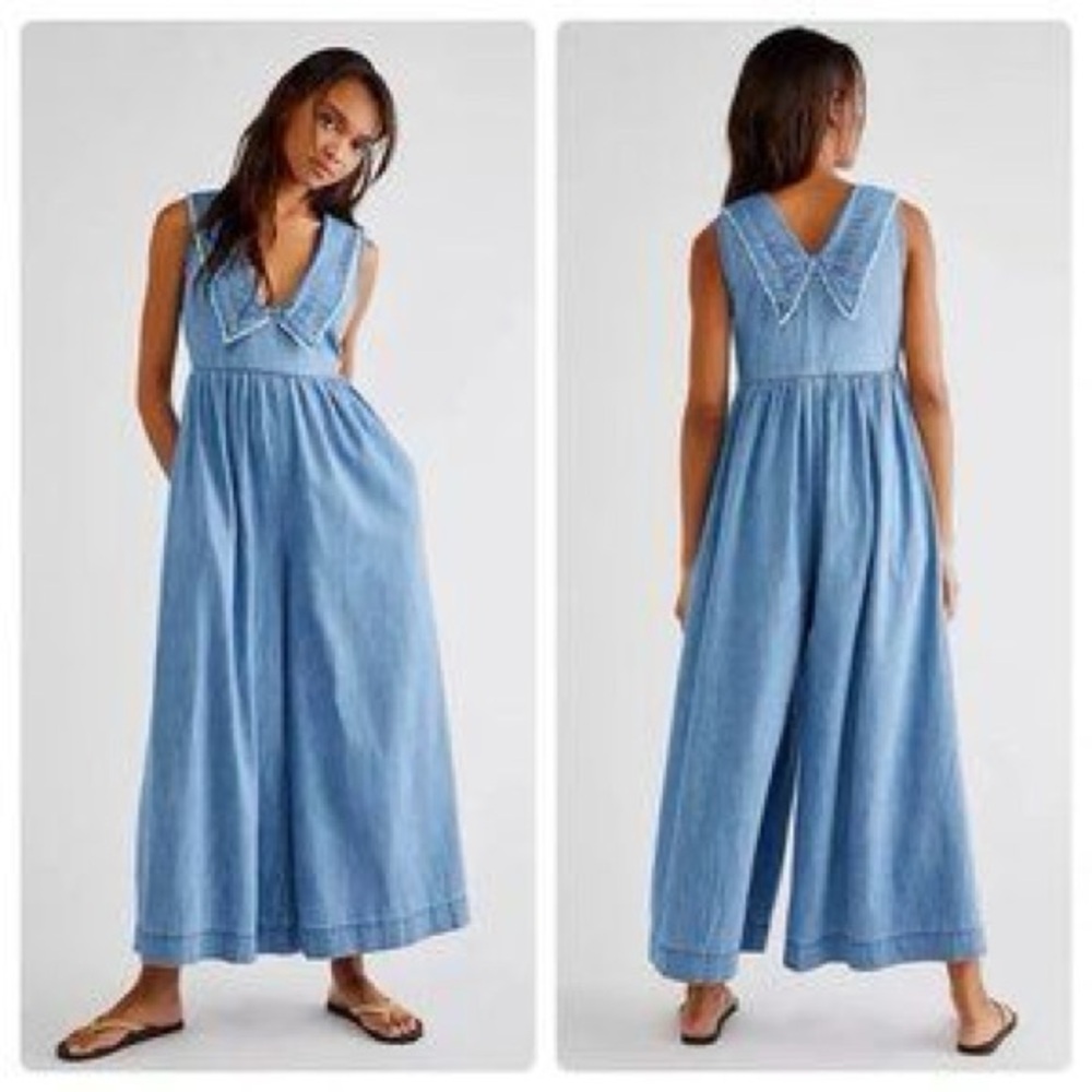 FREE PEOPLE light DENIM wide leg Big Love JUMPSUIT  pockets small